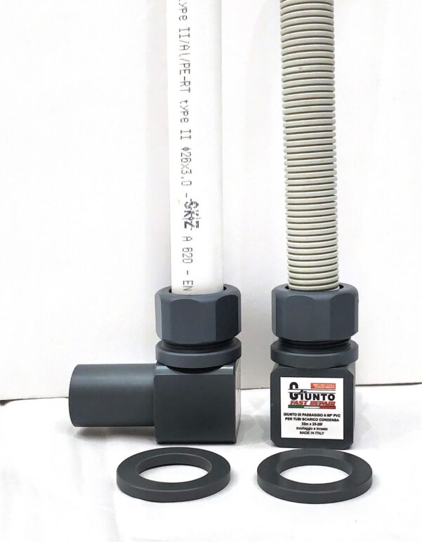 Giunto di Passaggio a 90° in PVC per Scarico Condensa – 32 mm (m) x 25-26 mm (f)